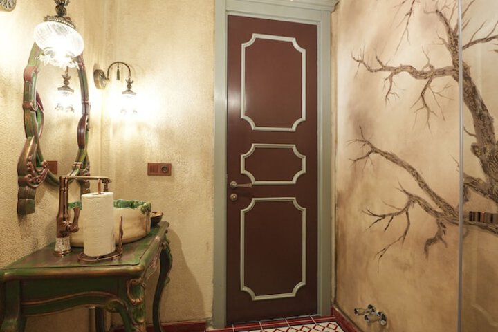 Room 84 of 171