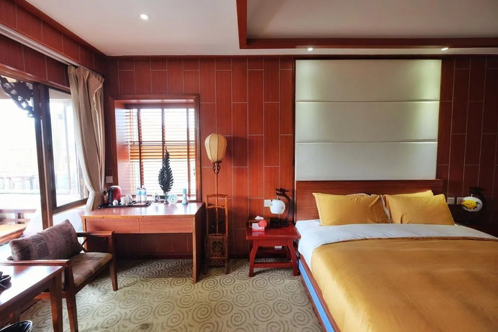 Room 5 of 15