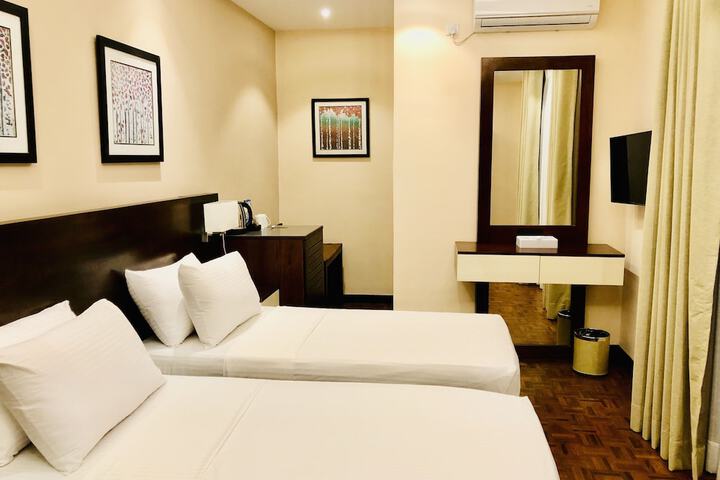 Room 22 of 66