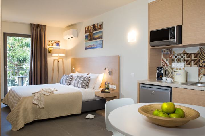 Private kitchenette