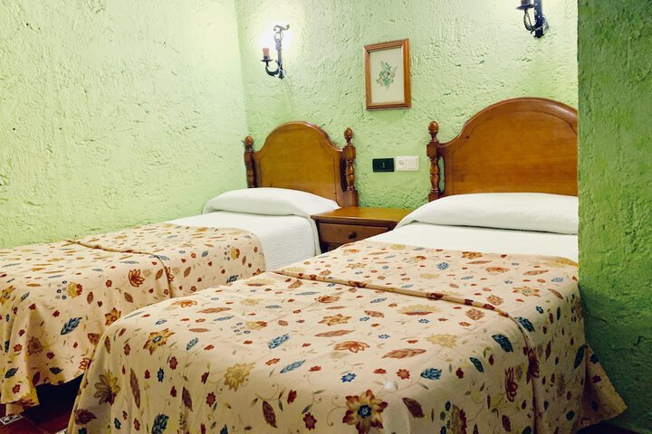 Room 5 of 38