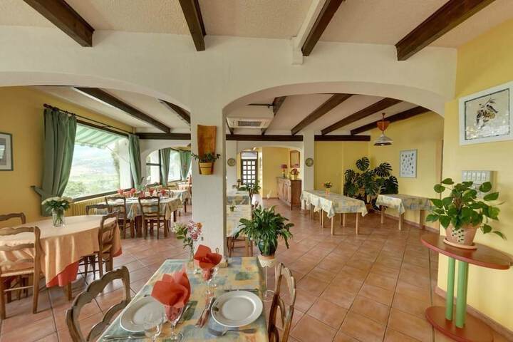 Breakfast area
