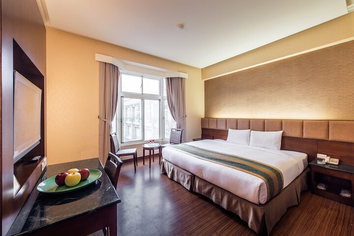 Room 8 of 36