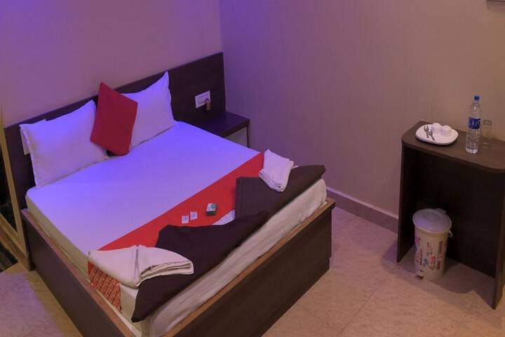Room 4 of 43
