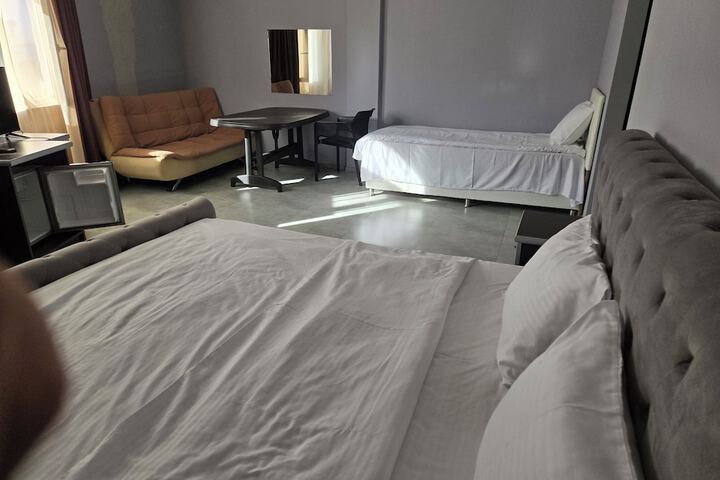 Room 8 of 19