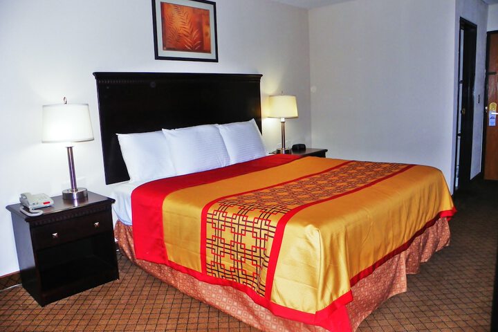 Standard | King Bed (2 of 12)