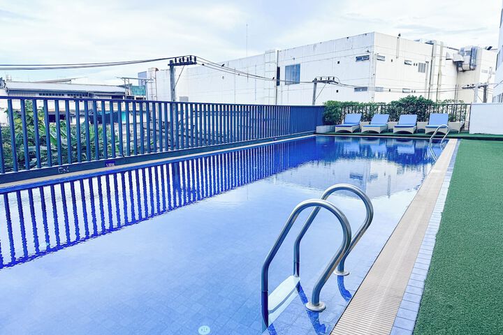 Pool 50 of 62