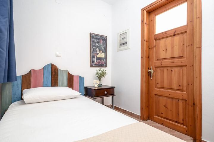 Room 18 of 90