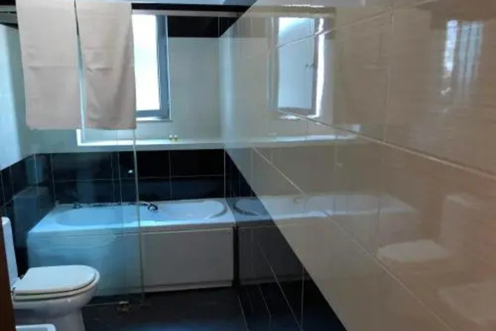 Room 9 of 23