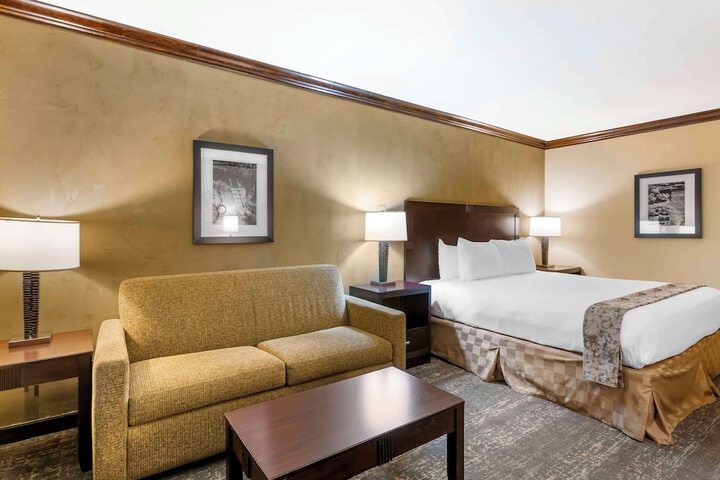 Room 6 of 42