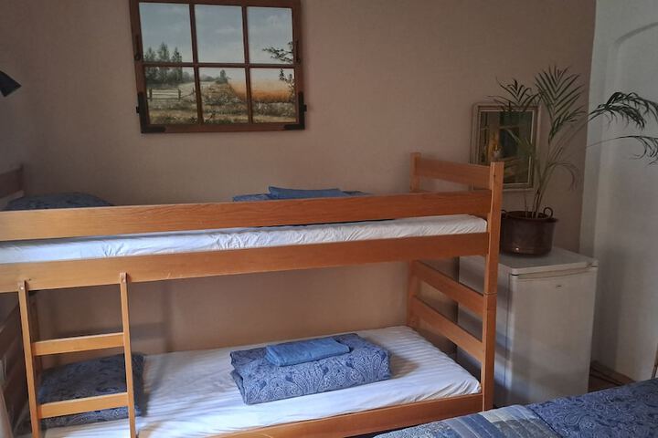Room 13 of 104