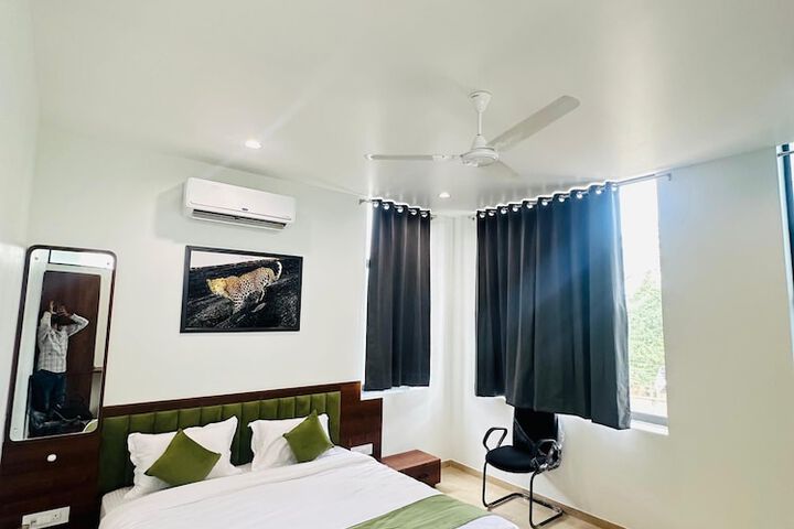 Room 8 of 43