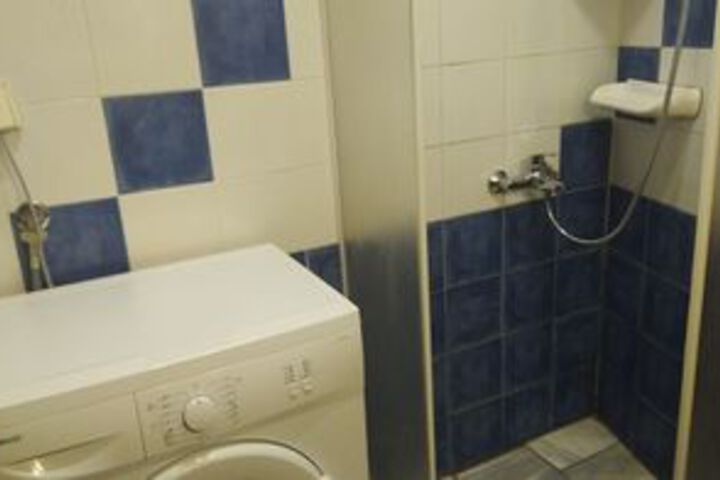 Room 3 of 48