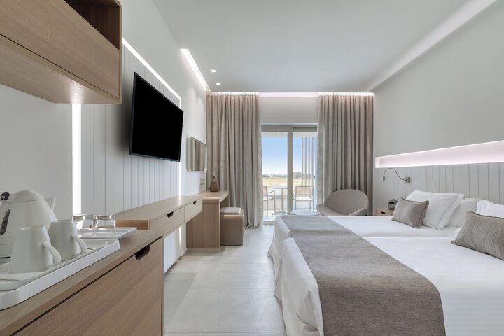 Room 48 of 245