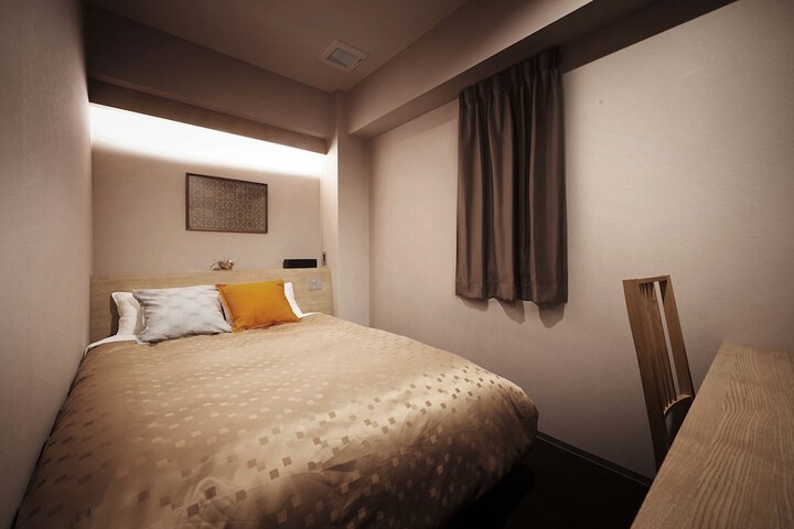 Room 7 of 33