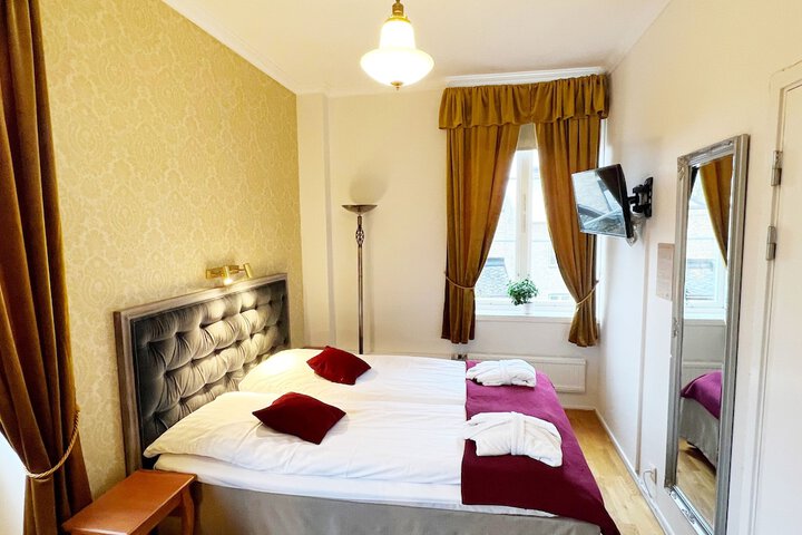 Room 56 of 212