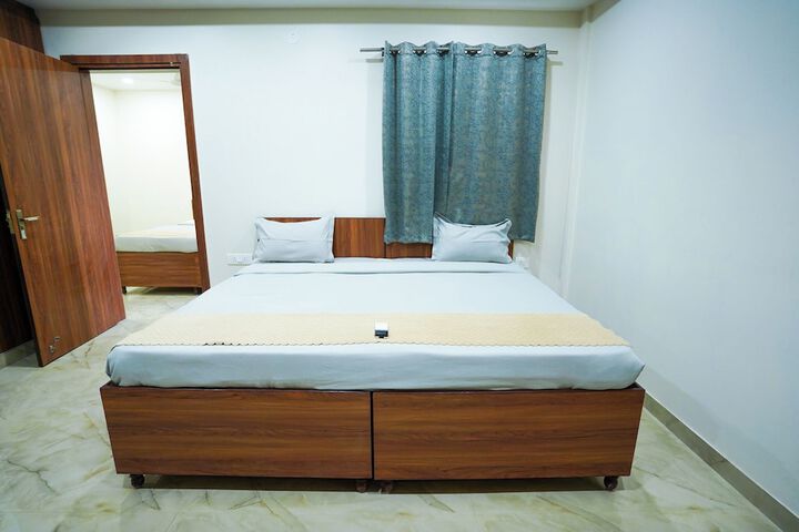 Room 36 of 77