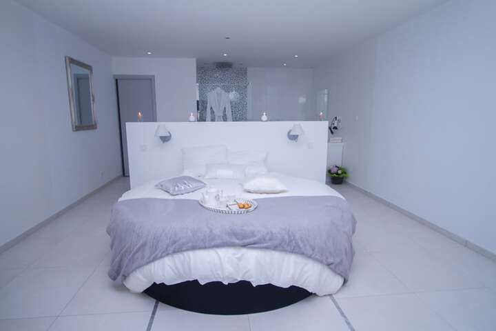Room 3 of 28