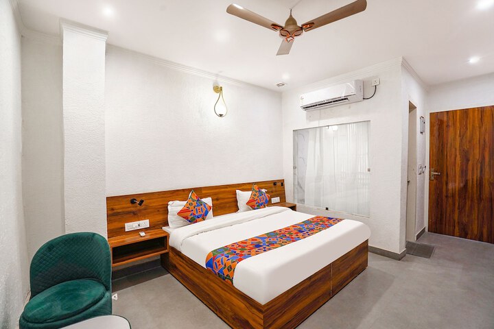 Room 26 of 39