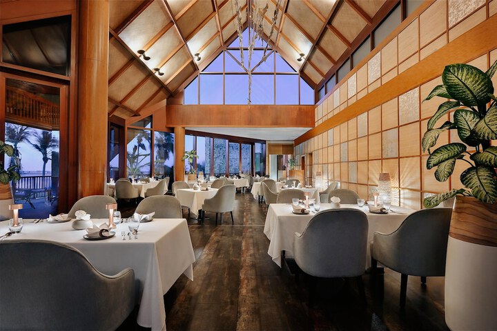 Dining 90 of 109