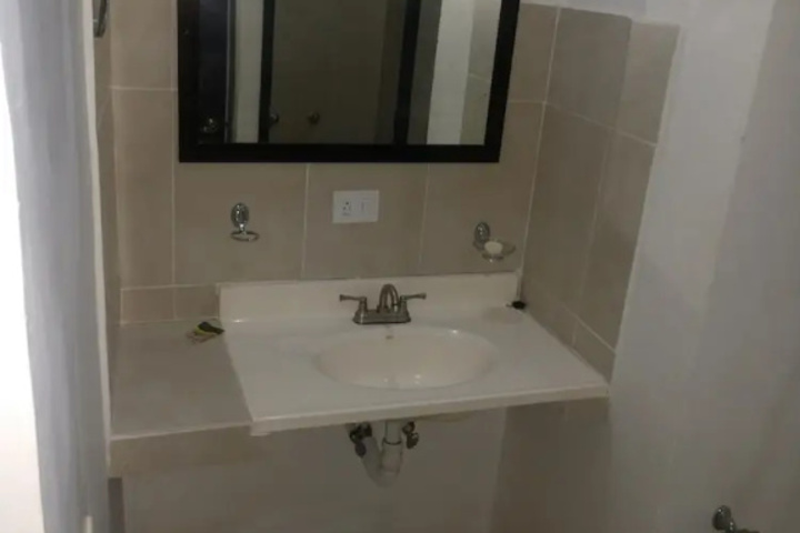 Room 10 of 18