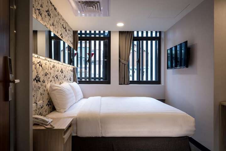 Room 12 of 43