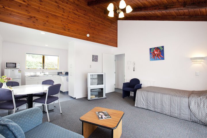 Room 6 of 48