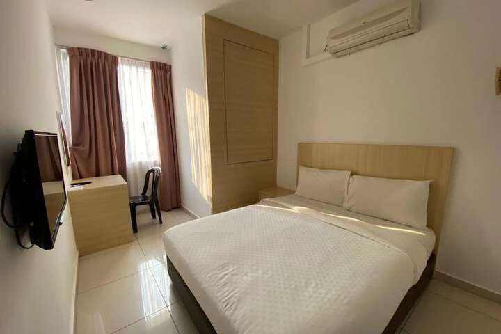 Room 25 of 69
