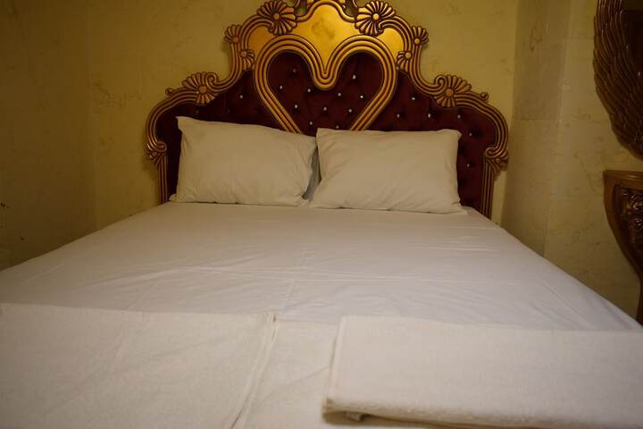 Room 4 of 19