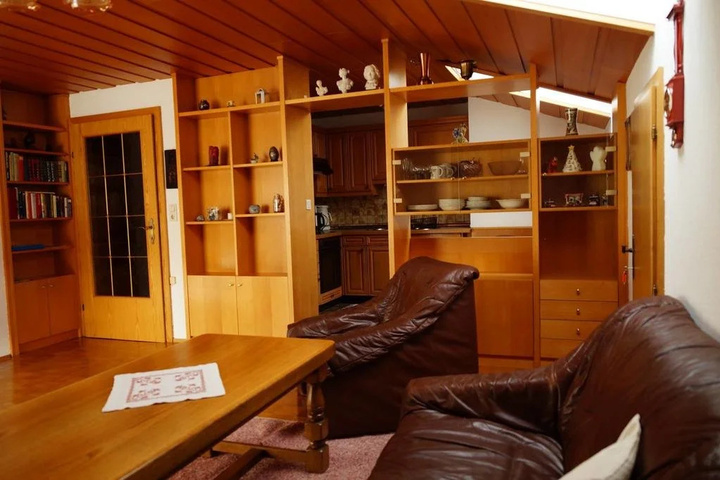 Room 6 of 17