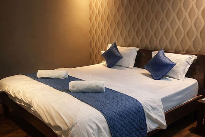 Room 3 of 12