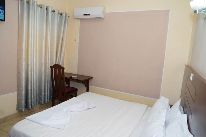 Room 42 of 101