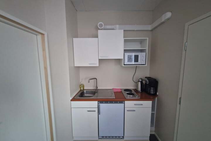 Room 2 of 108