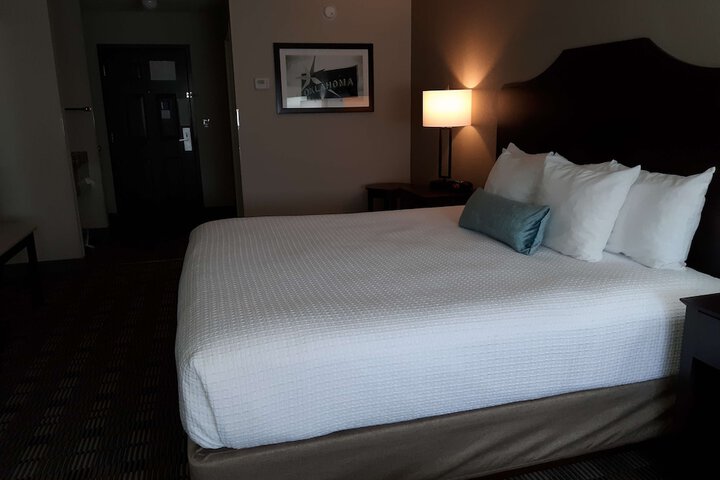 1 King Bed Mobility Accessible Communication Assistance Roll in Shower Full Breakfast (1 of 13)