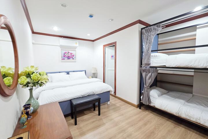 Room 48 of 76