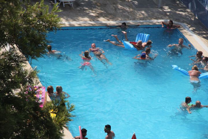 Hotel Pool