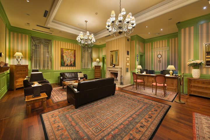 Entrance & Lobby