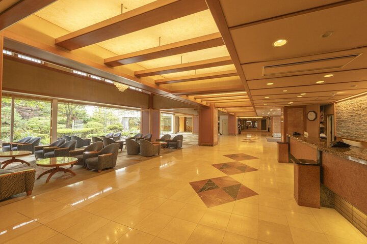 Entrance & Lobby