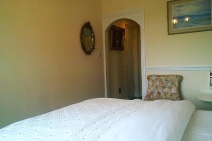 Room 6 of 17