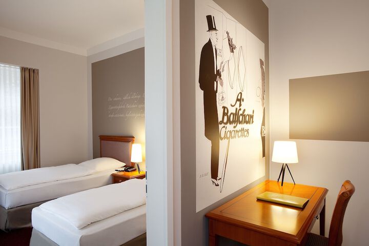Room 10 of 79