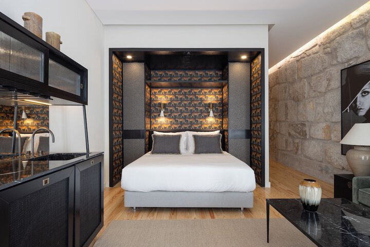 Room 33 of 140