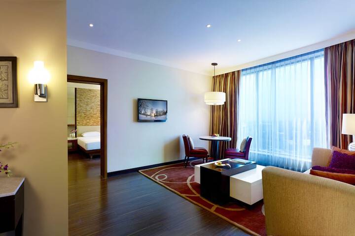 Room 6 of 43