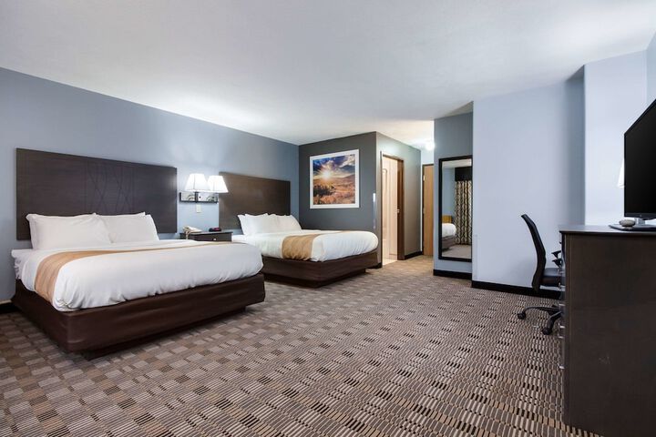 Room 17 of 38