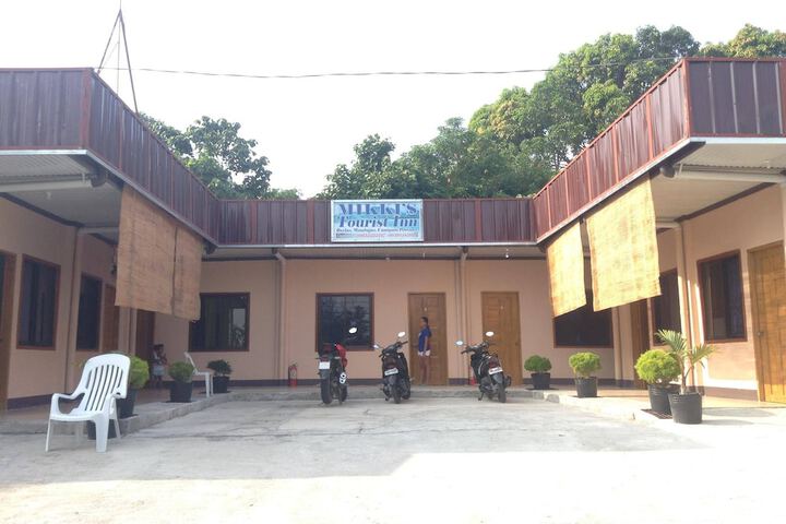 Mikkis Tourist Inn