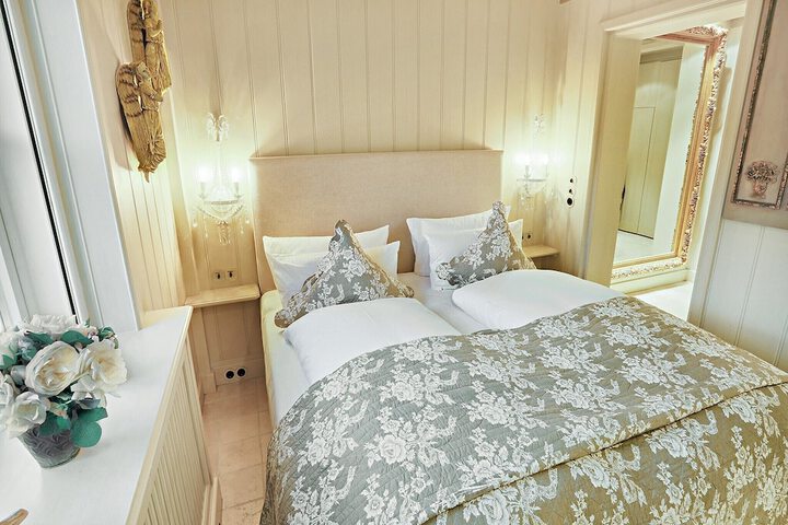 Room 3 of 13