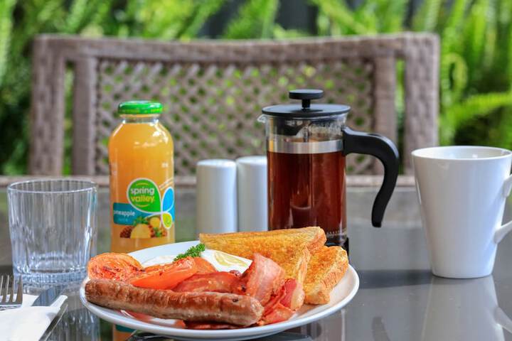 Breakfast/Coffee Service 26 of 34
