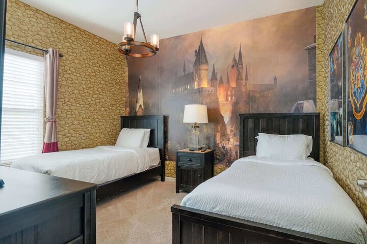 Room 4 of 40