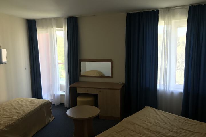 Room 4 of 85