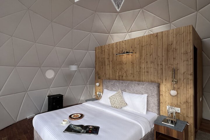Room 6 of 44