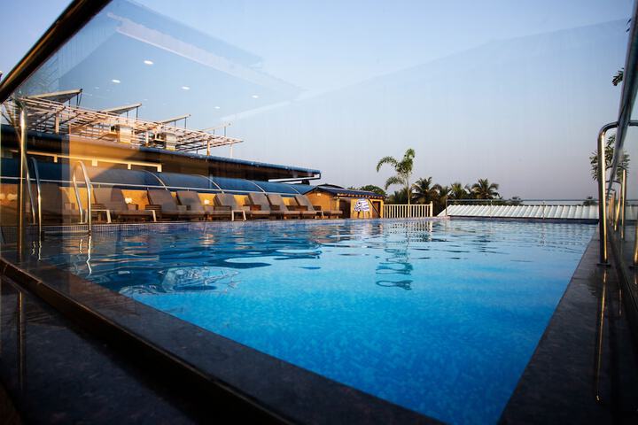 Pool 22 of 37